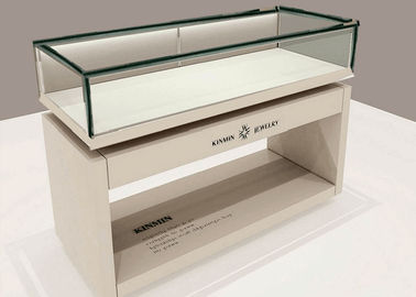 OEM Matte White Wooden Glass Display พลินท์ / รายการขายปลีก